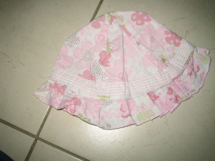 chapeau bob fille fleurs sur les tons pastels rose taille 45