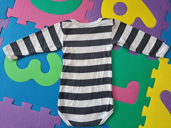 Lot de 8 bodies ml (6 Petit Bateau et 2 Orchestra) 9m - photo numéro 12