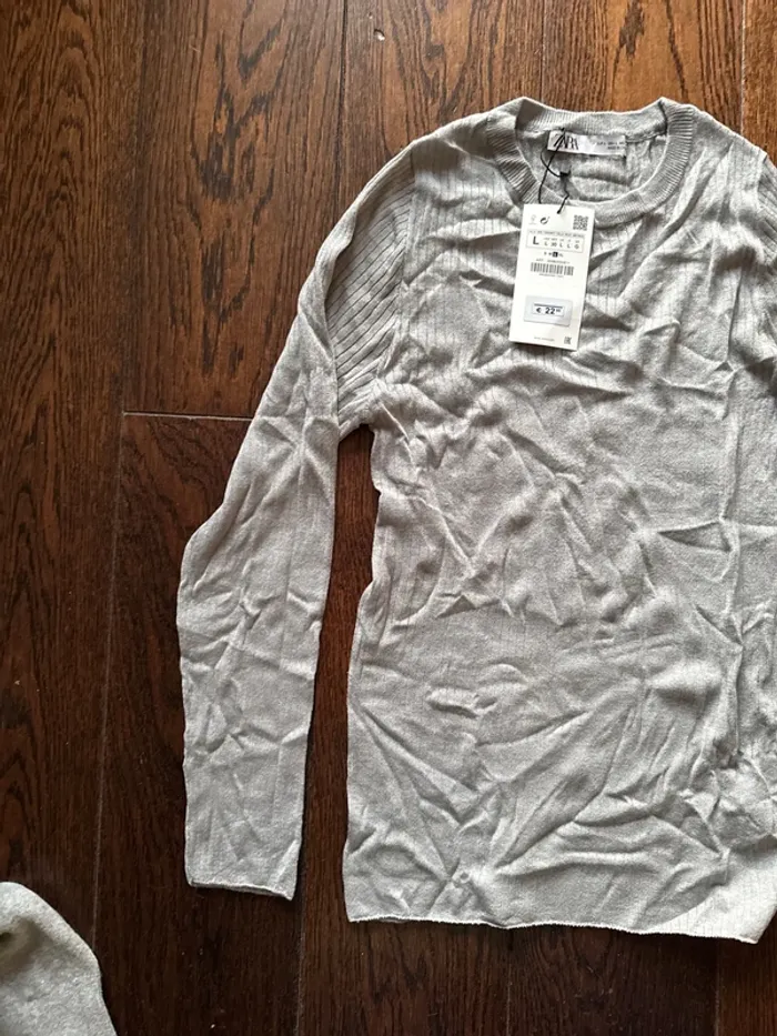 T-shirt manches longues Zara - photo numéro 2
