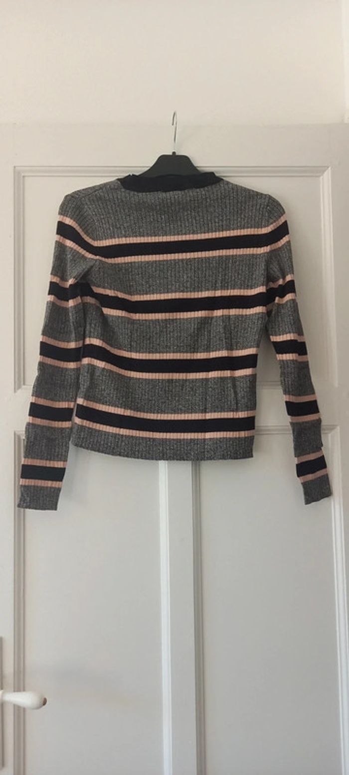 Pull rayé gris noir rose H&M 38 - photo numéro 2