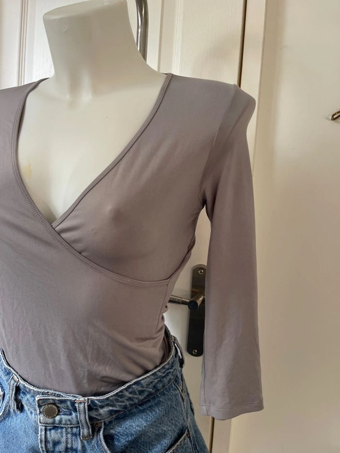 Top gris - photo numéro 5