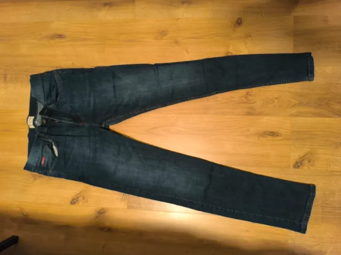 Jean levis