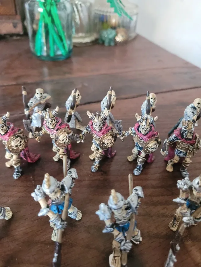 Vends lot de 18 personnages plastoy tubo terres hostiles - photo numéro 4