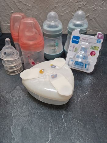 Lot biberon + tétine