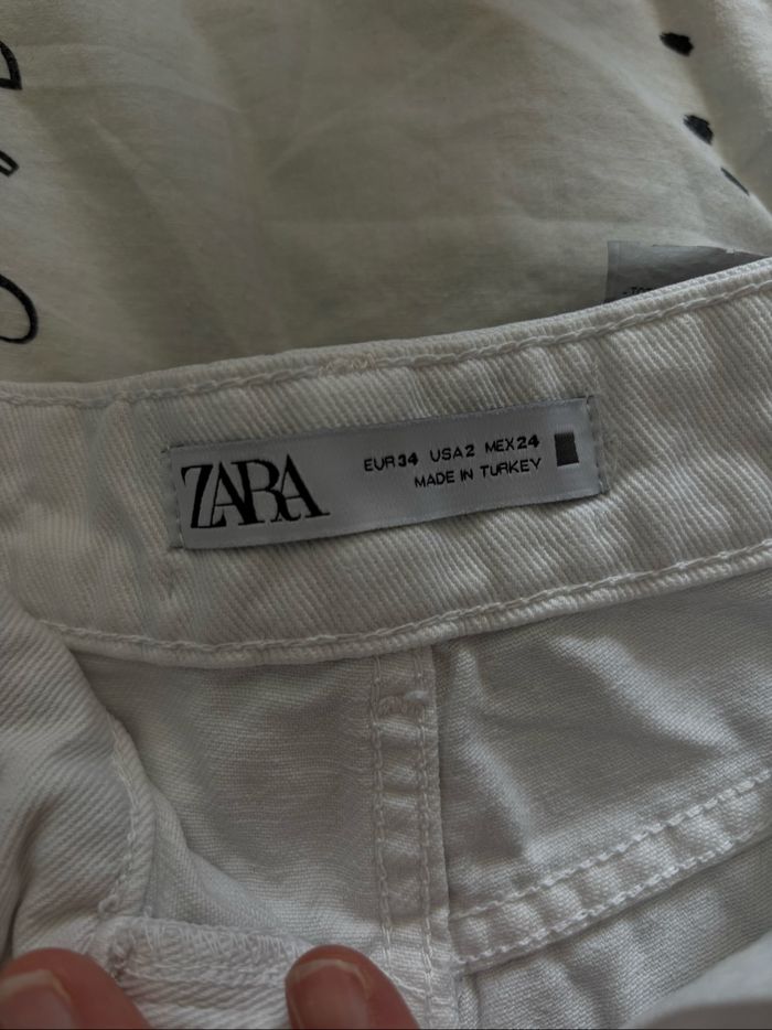 Pantalon en jean troué Zara - photo numéro 3