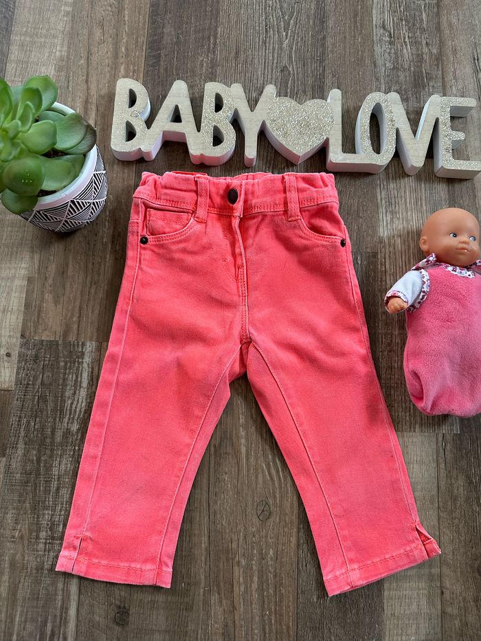 - Pantacourt Kiabi - 3 ans - bon état, petite tache