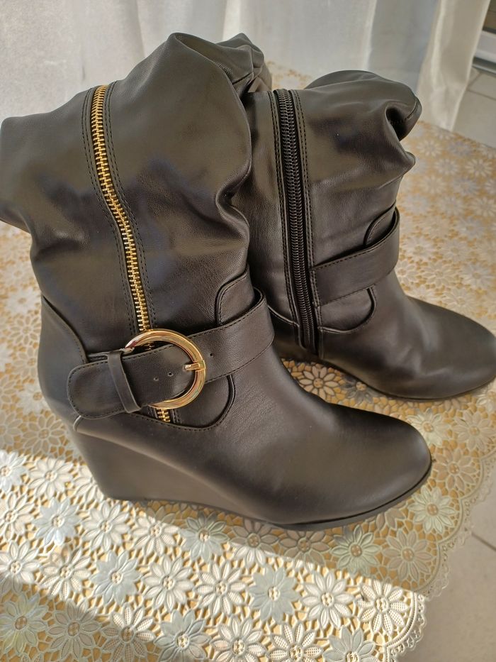 Bottes Anna Field en très bon état coloris noir taille 37 très peu portées. - photo numéro 4