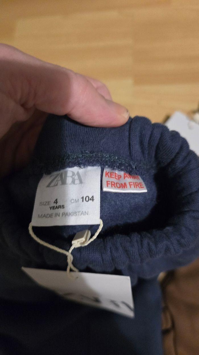 (Neufs non portés)🏷 🏷🤩😍💙 superbe lot pantalons molleton 4ans Garçon 😍🤩💙 - photo numéro 3