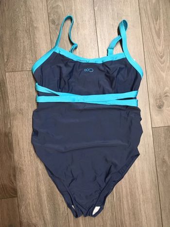 Maillot de bain femme enceinte (taille 42).