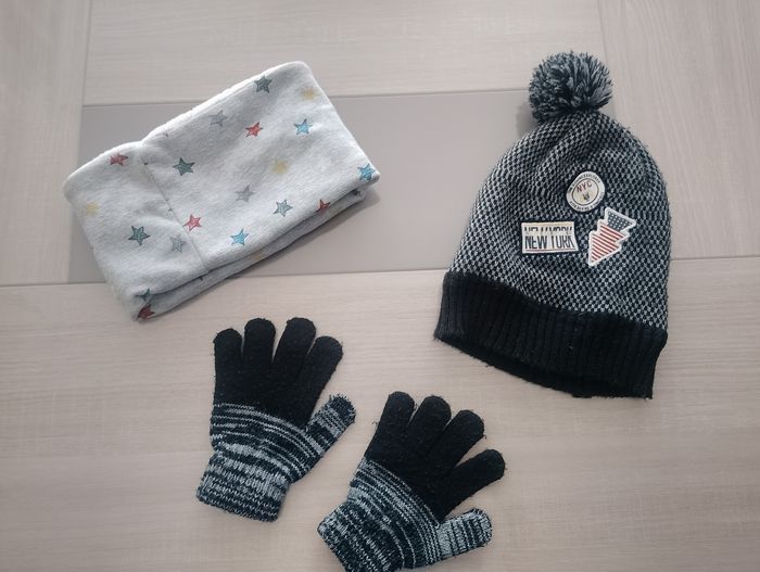 Ensemble bonnet/tour de cou et gants - photo numéro 1