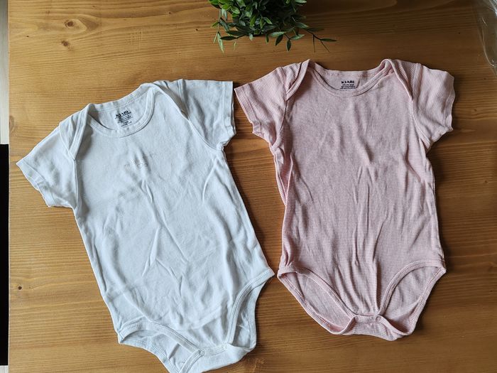 Lot 4 de bodies Kiabi 36 mois 🌸 - photo numéro 5