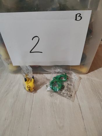 Figurine McDonald's pokemon.