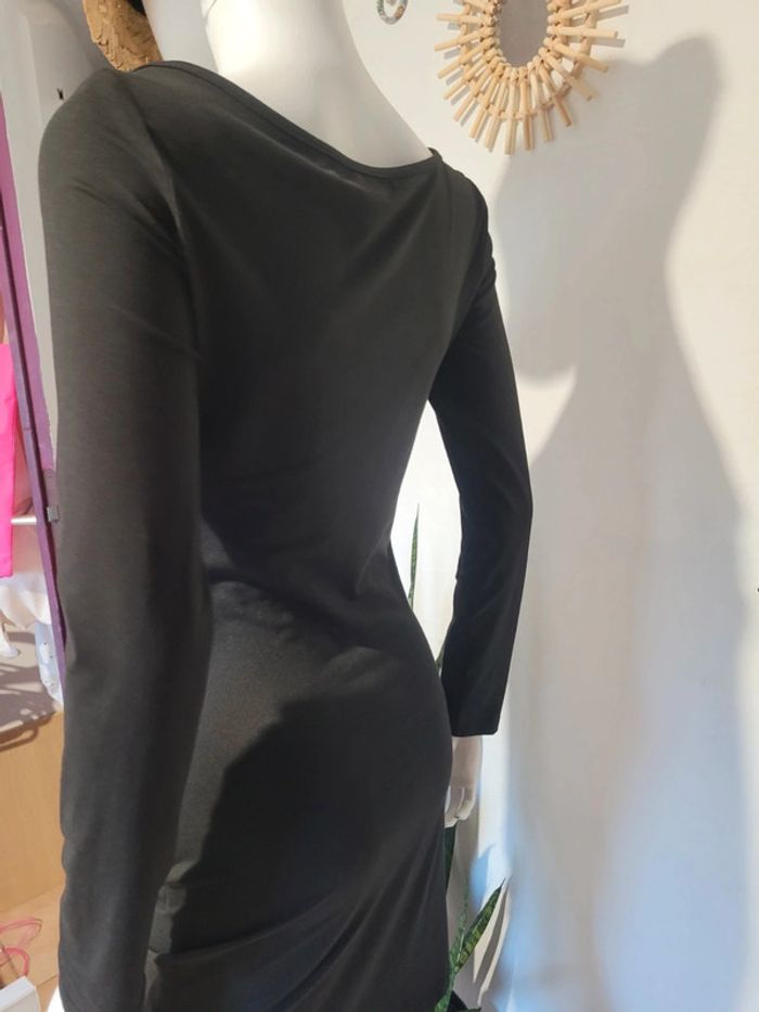 Robe noire - photo numéro 4