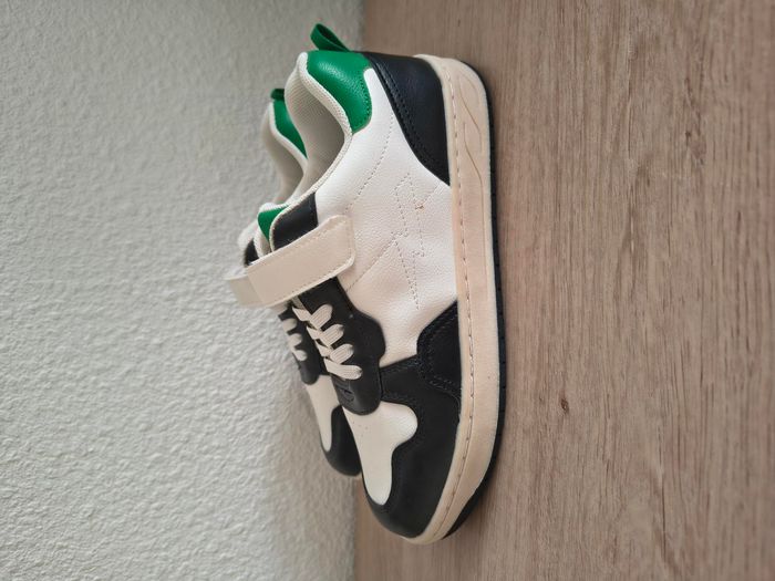 Baskets à scratch et élastique kiabi taille 35 Vert blanc noir - photo numéro 2