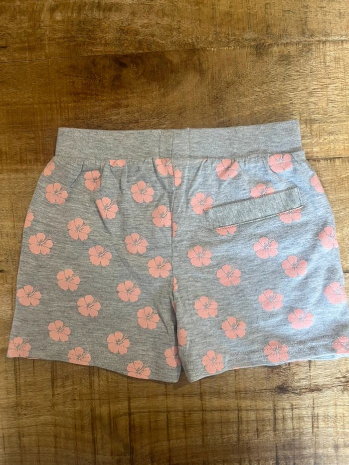 Lot 2 shorts fille 4 ans – Kiabi & Chevignon - photo numéro 5