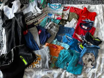 Lot de vêtements