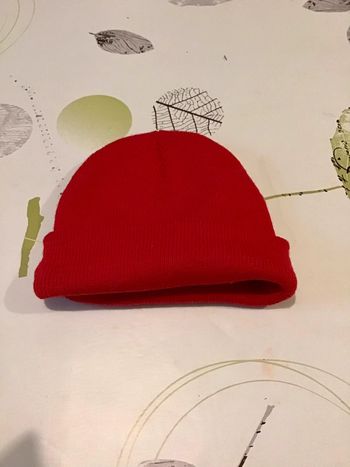 Bonnet rouge  de taille 4/8 ans Zzyzx