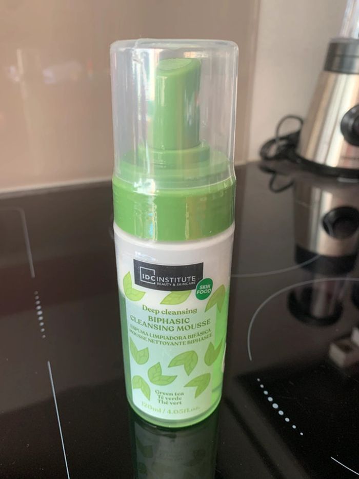 Mousse démaquillante nettoyante.