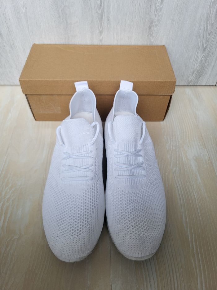 Basket blanches femme pointure 40 - photo numéro 2