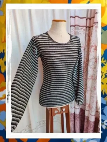 Jersey de señora en tejido de punto. Muy bonito, con rayas horizontales