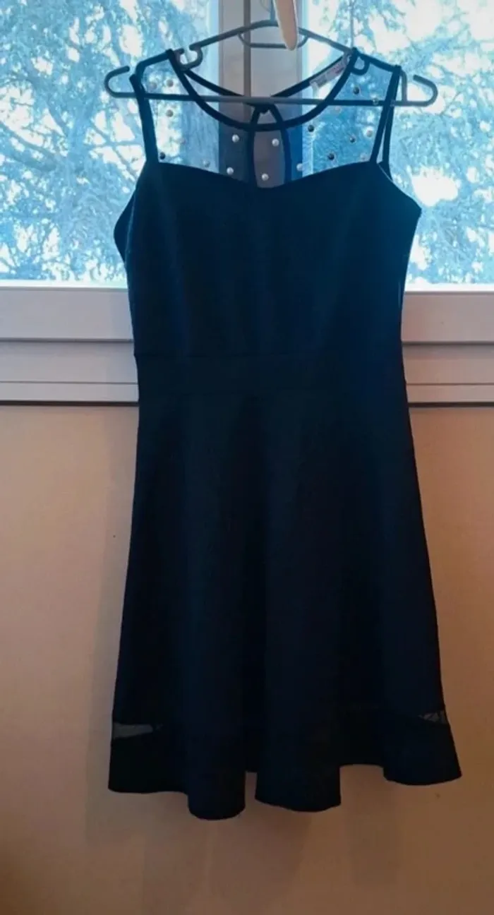 Petite robe bleu marine avec perles – Taille XS - photo numéro 2