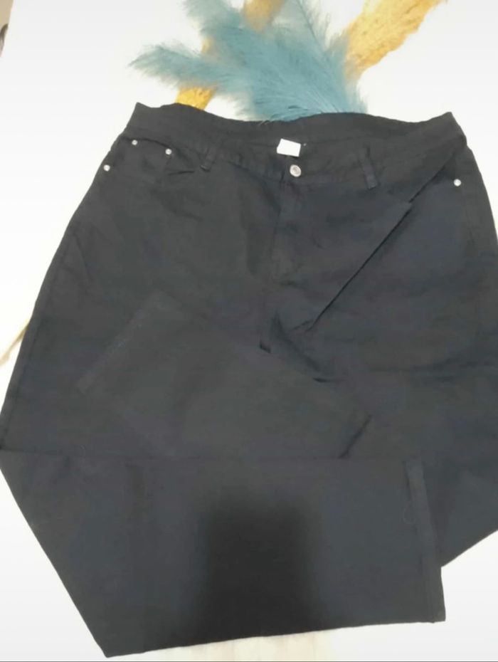 Jean Femme Grande Taille 54 – Taille Haute Slim Stretch Noir, Coupe Moderne et Confortable 👖 - photo numéro 3