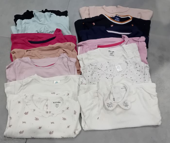 Lot de vêtements fille en taille 3 mois - photo numéro 6