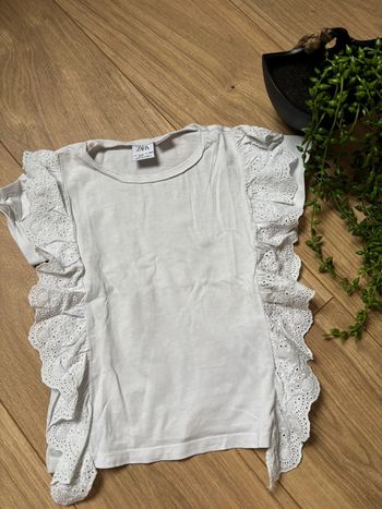 Tee shirt Zara avec broderies anglaises