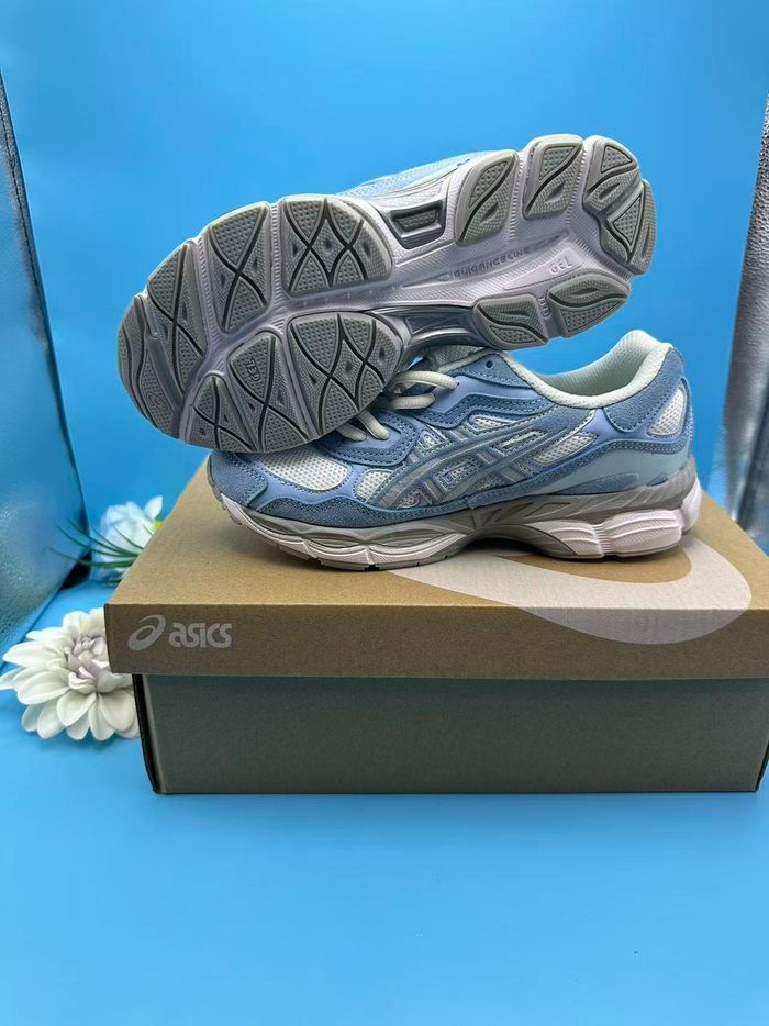 Baskets ASICS GEL-NYC bleues pointure -37 - photo numéro 3
