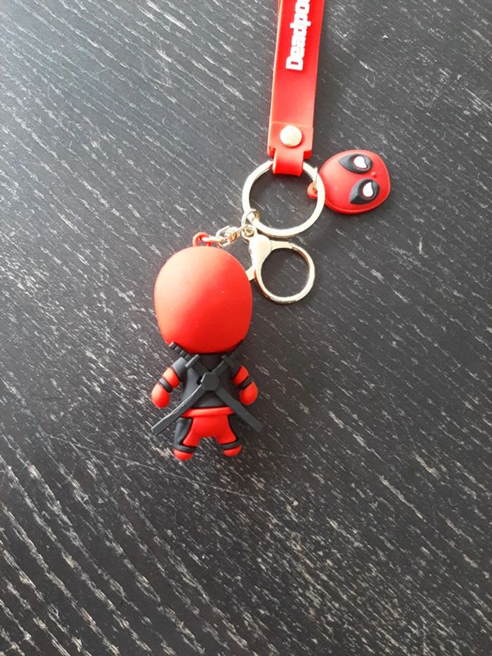 Porte clé deadpool - photo numéro 2