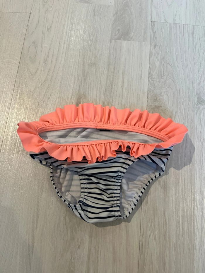 Culotte maillot de bain à volant