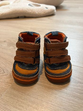 Chaussure neuve 0-3 mois
