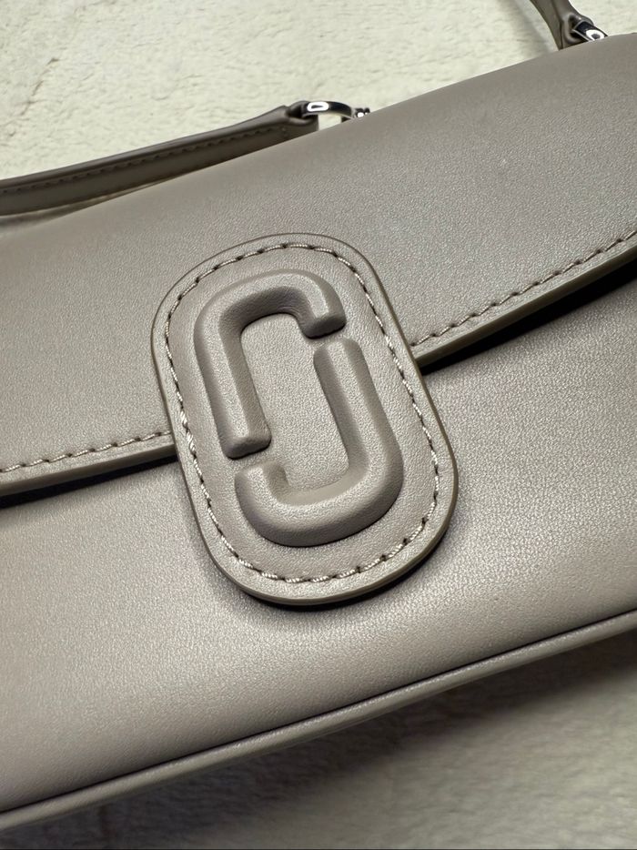 Marc Jacobs - Sac Clover avec logo en cuir - Cement - photo numéro 7