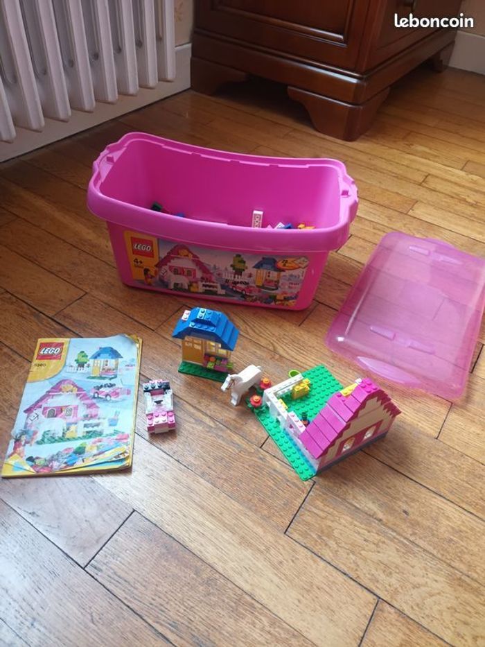 Boite de Légo fille maison voiture cheval  5560