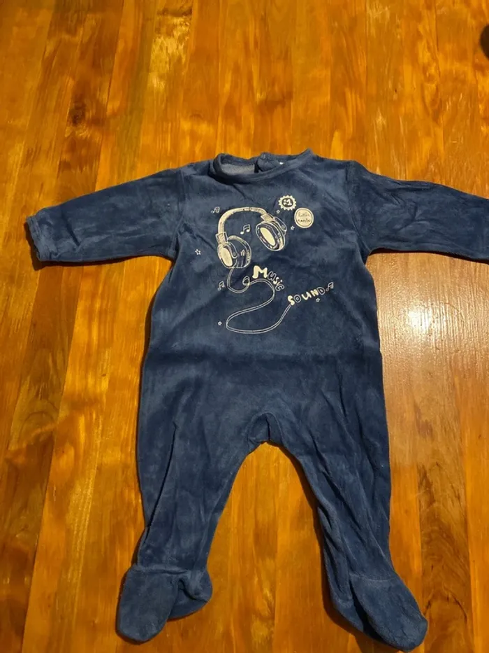 Lot de 3 pyjamas hiver 6mois - photo numéro 5
