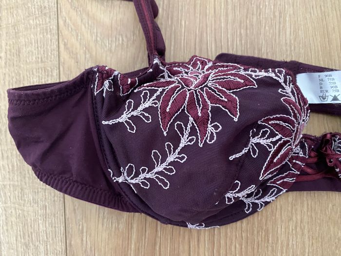 Soutien gorge violet 90B - photo numéro 2