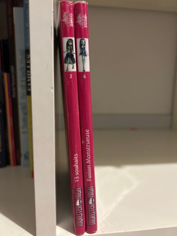 Lot livres Monster High - photo numéro 2