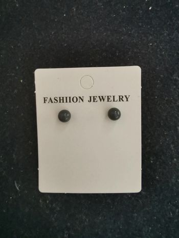 Puces d'oreilles grises