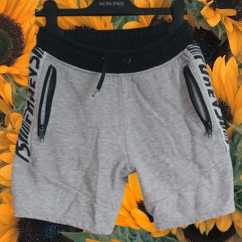 Short gris et noir - H&M - 8/9ans - 134cm