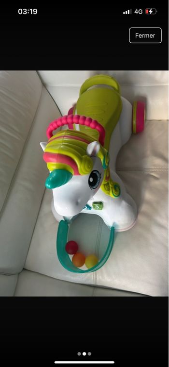 Trotteur porteur licorne avec balles