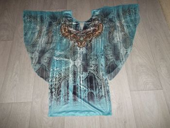 Robe très originale turquoise fluide décos strass taille S TBE