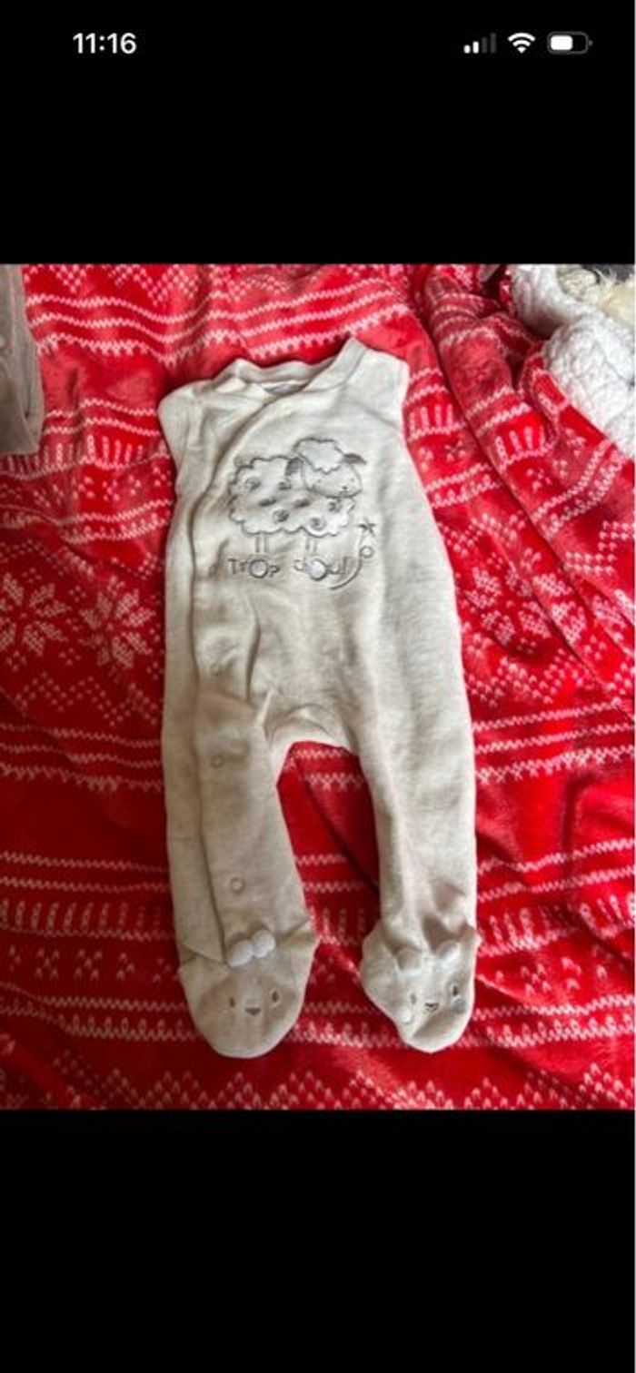Lot pyjama 1 mois - photo numéro 7