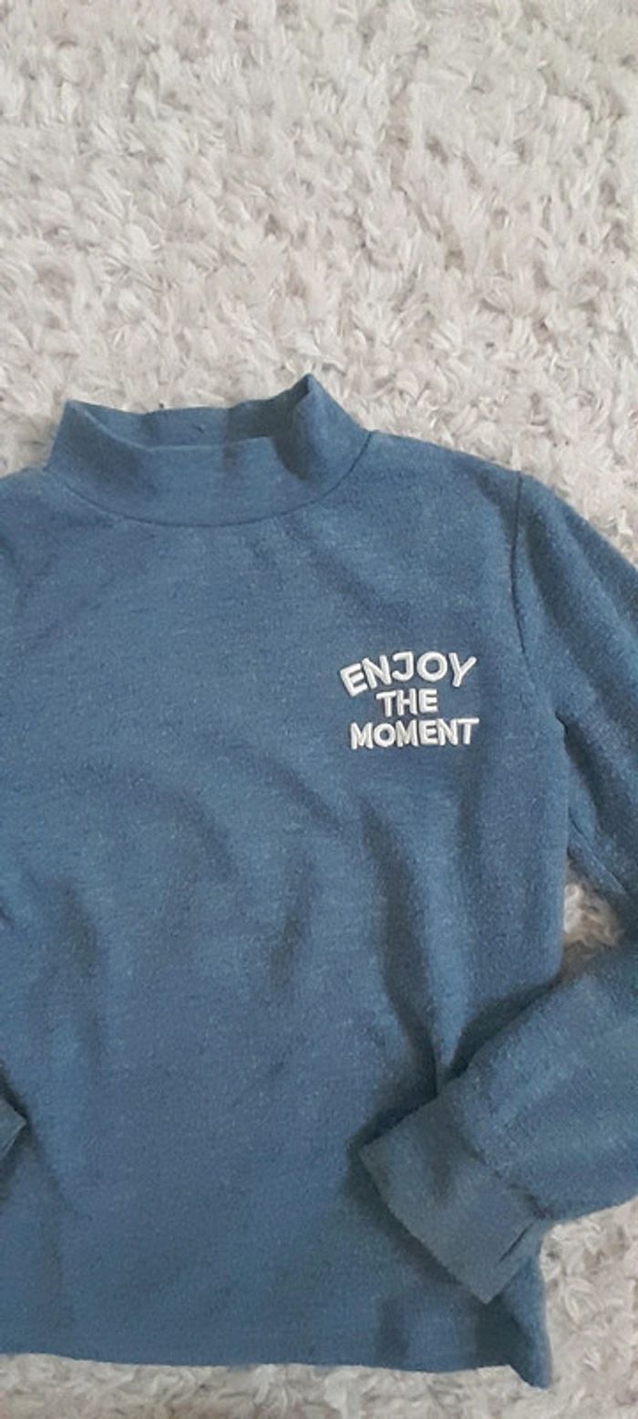 Pull col rond taille 8 ans kiabi 🌹 - photo numéro 2