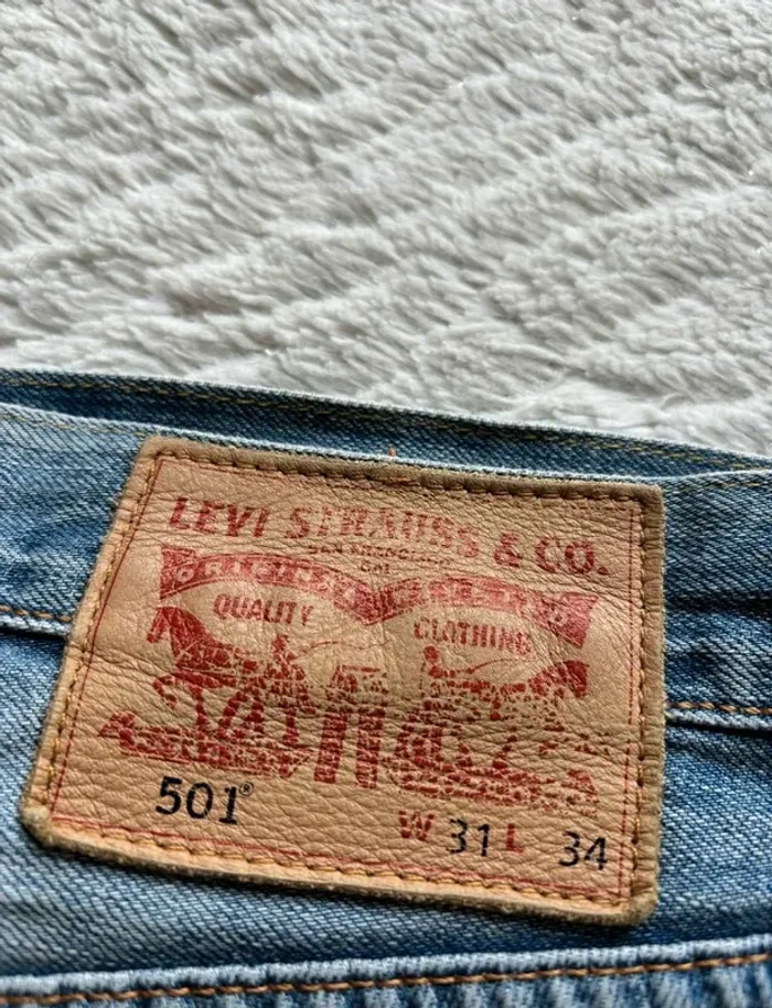 Jean levi’s 501 homme bleu clair effet délavé coupe regular straight droit taille W32 L/42 L34 - photo numéro 2