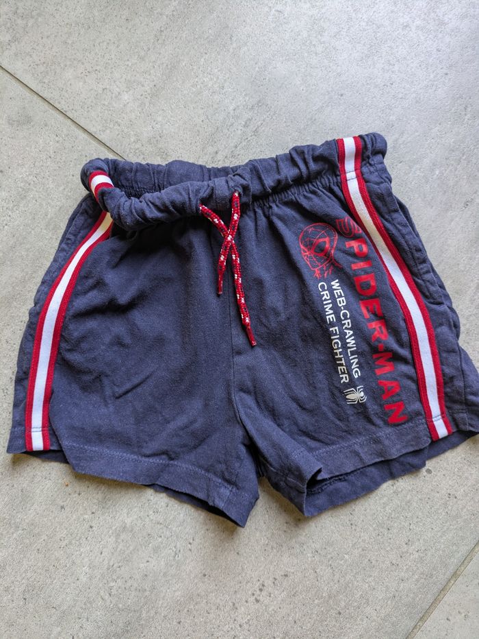 Short spiderman 6 ans