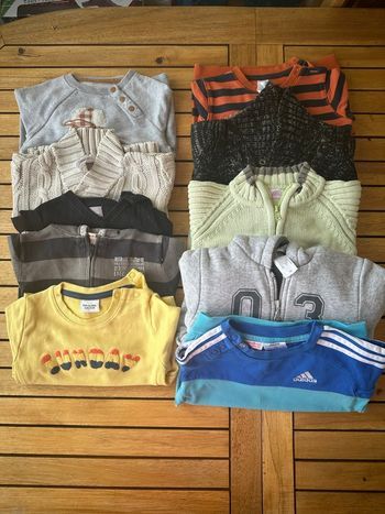 Lot vêtement bébé  12 mois 