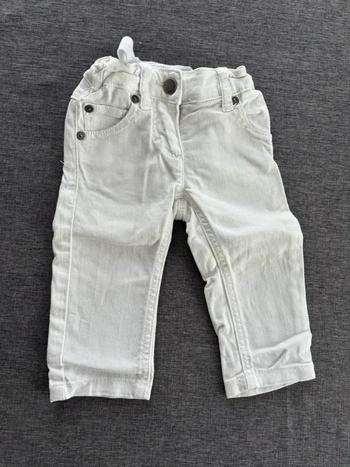 Jean blanc bebe fille en 12 mois benetton