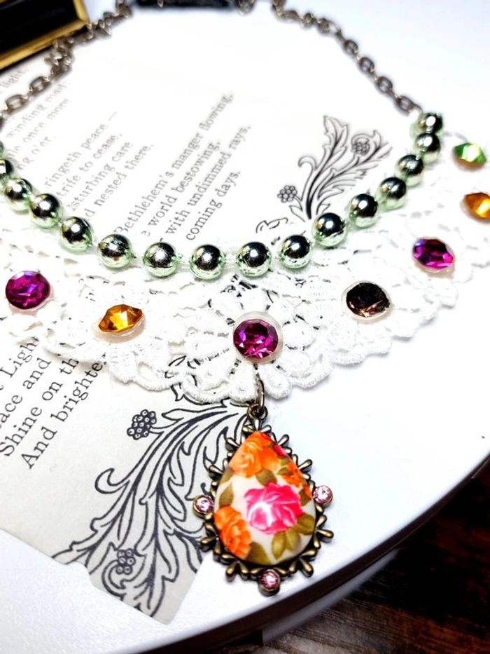 Magnifique collier plastron broderie blanche style vintage - photo numéro 3