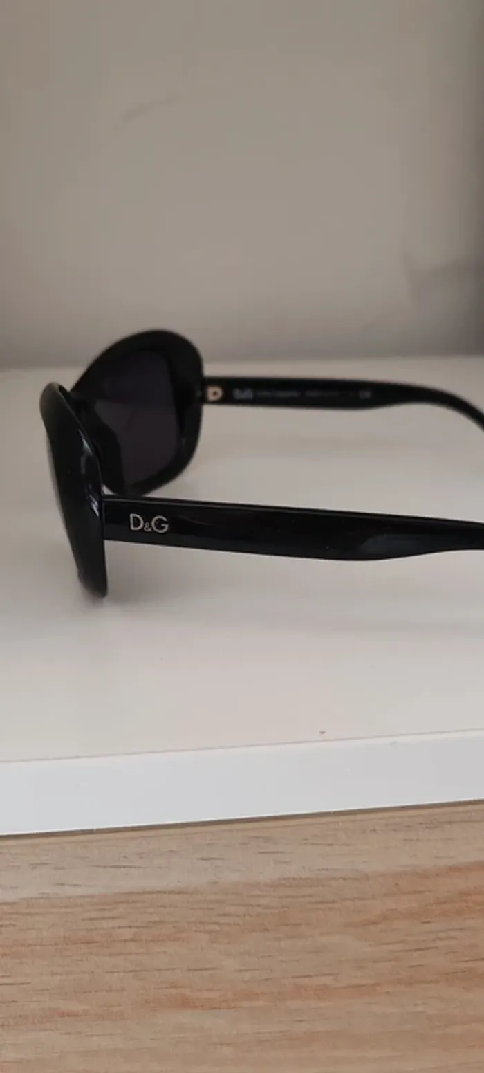 Lunette de soleil D&G - photo numéro 2