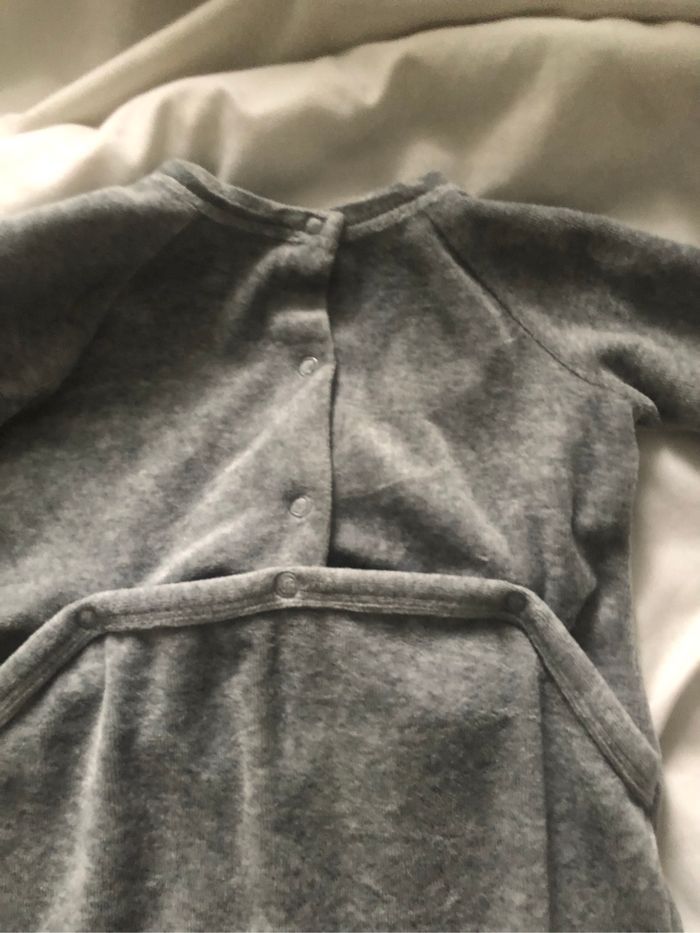 Jolie pyjama taille 9 mois confortable - photo numéro 7